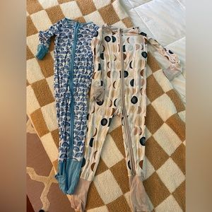Pair of little sleepies size 2t pajamas